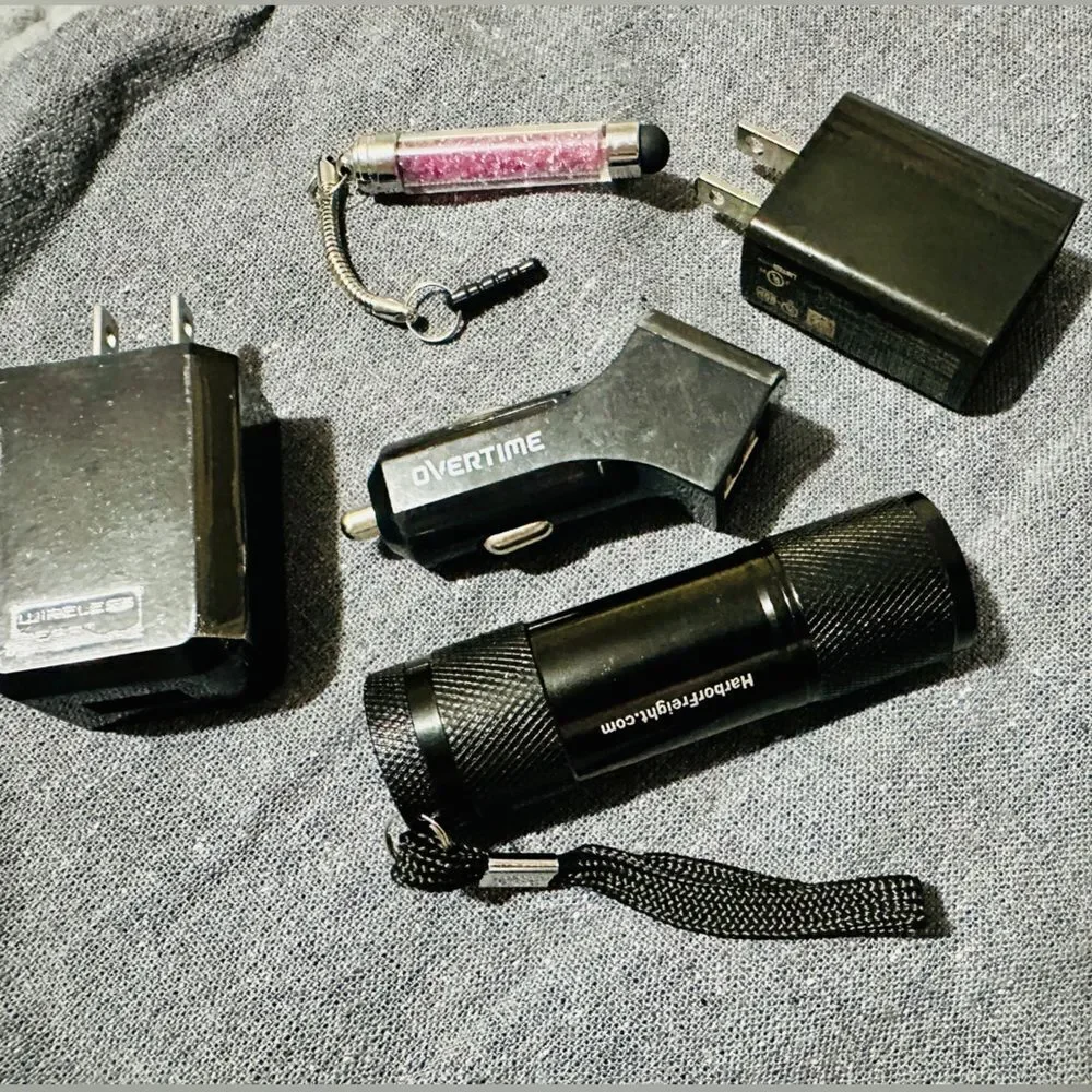 Electronics Gadget Lot –Flashlight, Dual USB Car & Wall Chargers+Stylus Keychain